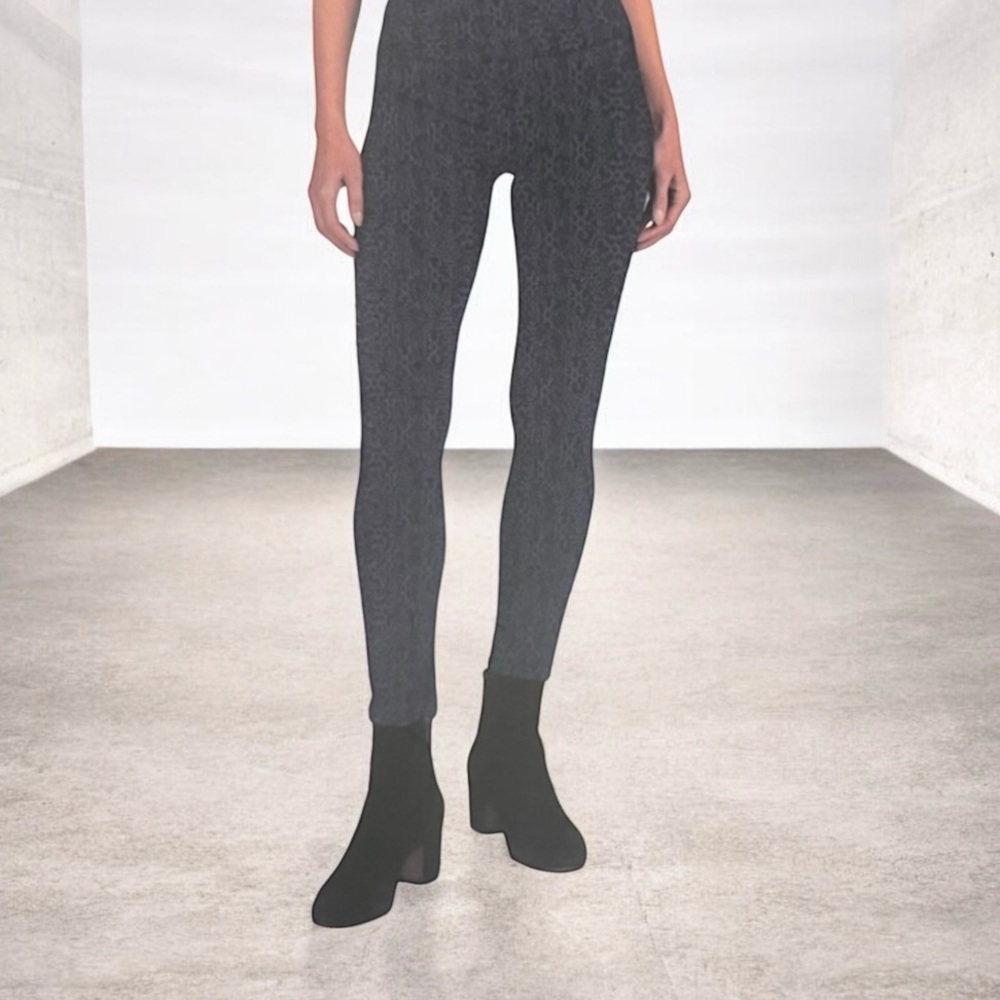 NWT Khakis & Company Suave Printed Tummy Control Leggings